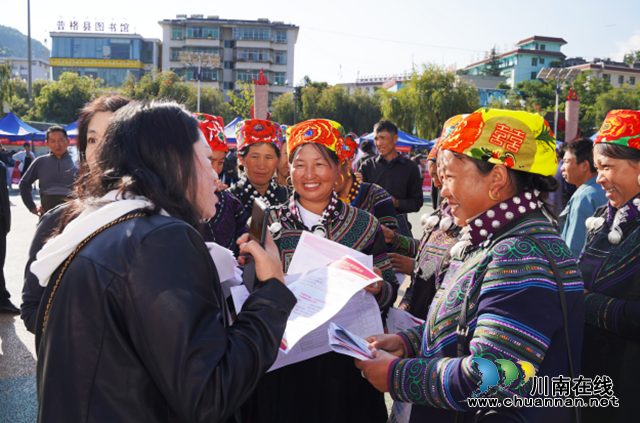 “就”在金秋！龙马潭情系普格专场招聘会人气爆满