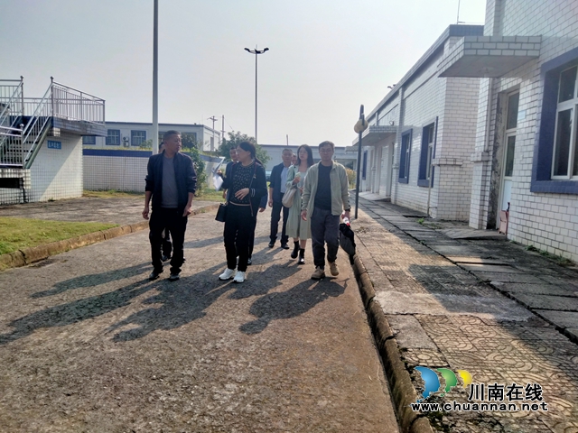 省水利厅农水中心到叙永县督导农村供水标准化管理