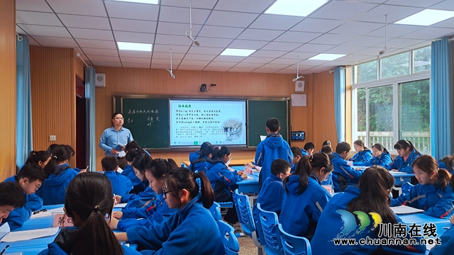 泸州四十正当红 校长晒课领先锋 | 纳溪区中学部第二学区校长晒课活动在丰乐中学举行