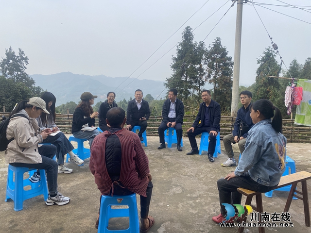 致公党四川省委会调研泸州社区基金和社区教育