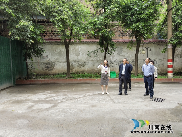 龙马潭区小市街道杜家街社区：人大代表助力  拆“危墙”建“心墙”