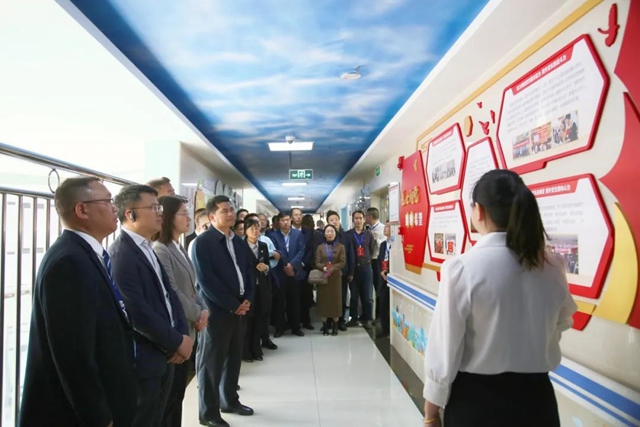 全省医院党建工作片区会在泸州召开(图2) 人2.jpg