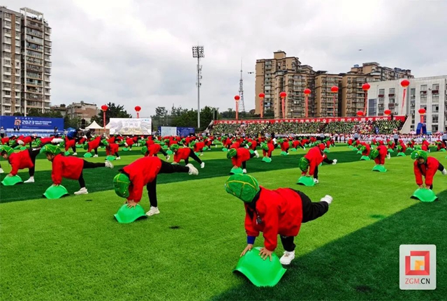 荣县半程马拉松!鸣枪开跑(图3) 微信图片_20231113103702.jpg