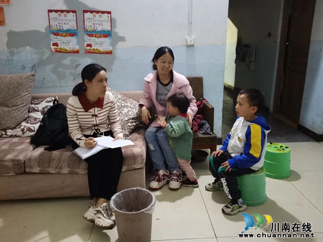 泸县青龙小学校开展“千师进万家”活动