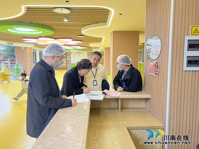 龙马潭区鱼塘街道在文汇幼儿园开展消防应急疏散演练活动