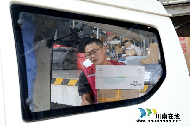 龙马潭：发挥区域交通叠加优势 助推商贸物流产业发展