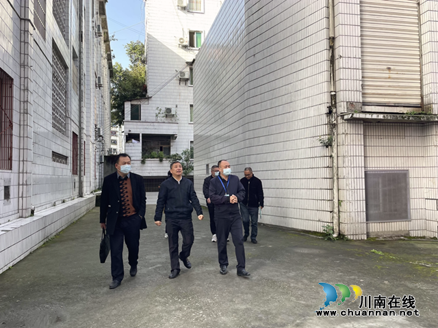 泸县教育和体育局对泸县六中进行校园安全交叉检查