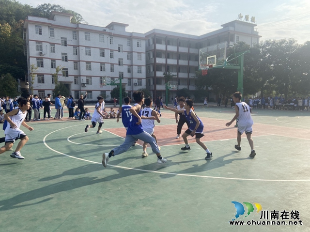 团结奋进  放飞梦想 | 叙永兴隆中学开展2023年秋期学生篮球运动会   
