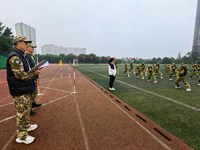 赓续红色基因 提升国防素养| 玉带河学校举行军事体育运动会(图3) nEO_IMG_3.jpg