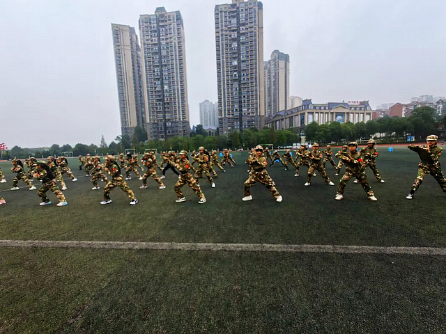 赓续红色基因 提升国防素养| 玉带河学校举行军事体育运动会(图6) nEO_IMG_6.jpg