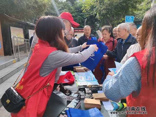 泸县玉蟾街道：电动车辆规范管理 文明城市我共建