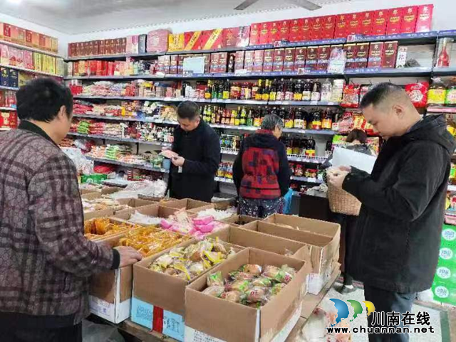 合江县市场监督管理局白沙所开展食品小经营店安全检查