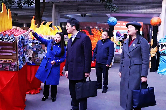 今天,为你点个赞 | 泸州市教育和体育局“萌娃赞家乡”主题活动阶段成果展示活动顺利举行(图10) nEO_IMG_10.jpg