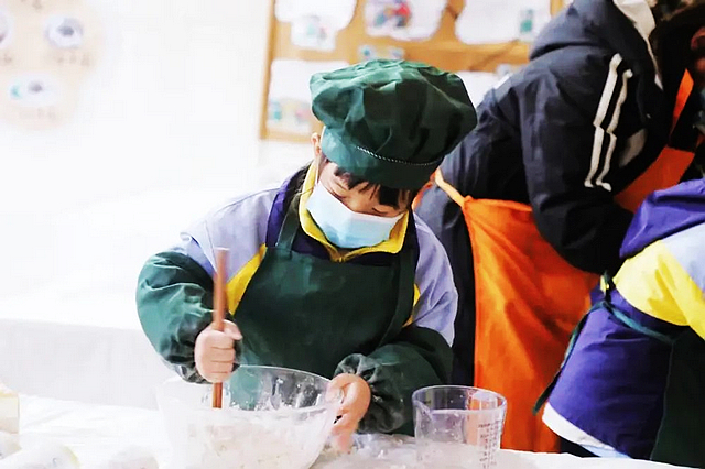 今天,为你点个赞 | 泸州市教育和体育局“萌娃赞家乡”主题活动阶段成果展示活动顺利举行(图12) nEO_IMG_12.jpg