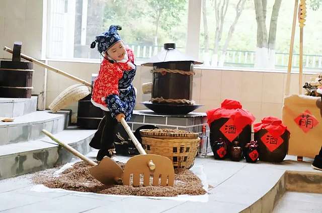 今天,为你点个赞 | 泸州市教育和体育局“萌娃赞家乡”主题活动阶段成果展示活动顺利举行(图15) nEO_IMG_15.jpg