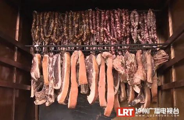 1块钱1斤，江阳区况场街道便民集中熏制点24小时“营业”