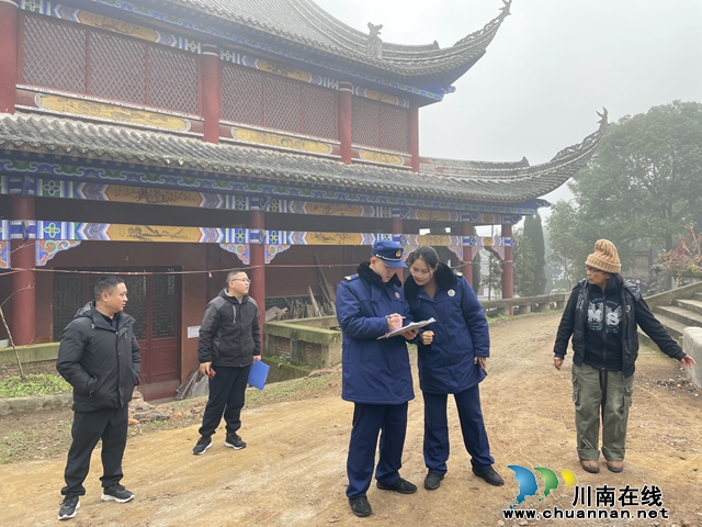 泸县民宗局带队检查立石镇宗教场所消防安全(图2) e8f5f12cfd73d99cce4f4e2cd80431e.jpg