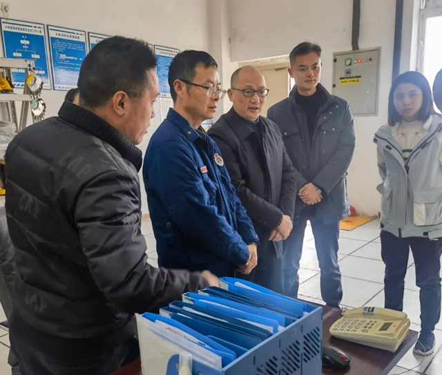 泸州市口岸物流办主任牟树军率队开展岁末年初安全生产检查和口岸收费督查(图2) 查2.jpg