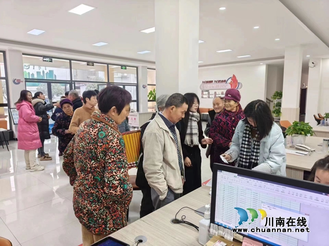 泸县云龙镇：“川渝通办”解民忧 便民服务心连心