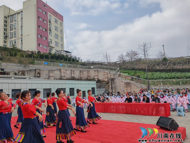泸县举行“大爱民政。关注民生”文艺演出（曾佐然摄）.jpg