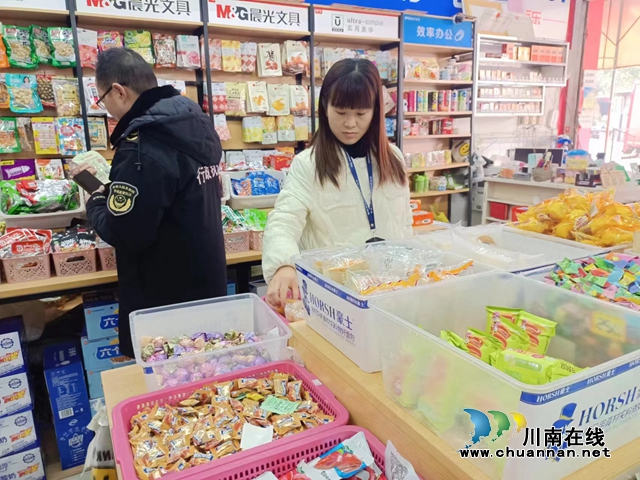 泸县云龙镇市场监管所开展知识产权专项检查