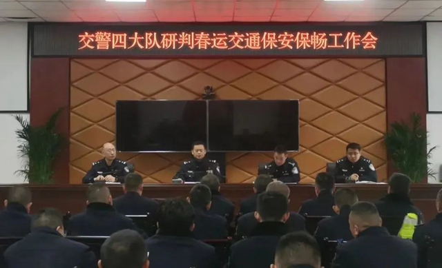 泸州←→纳溪咋过最快？交警“专业带路”