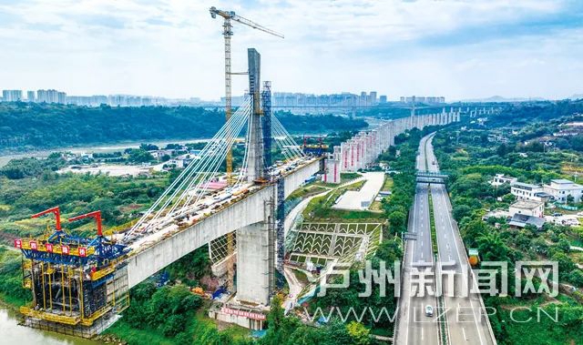 天府融媒看两会｜三个关键词里的西部陆海新通道期待