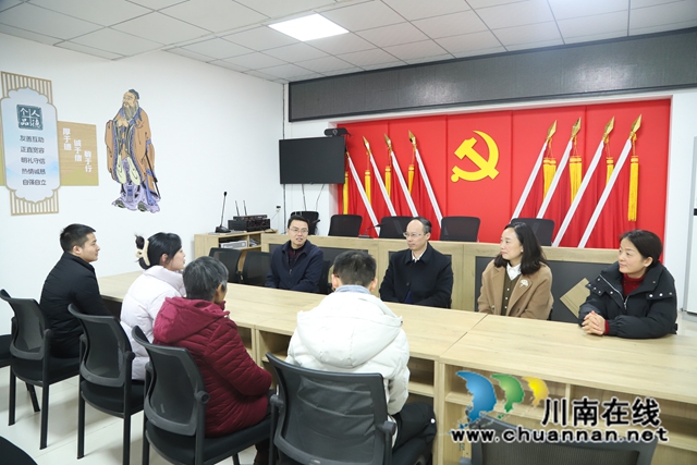 肖春率队到泸县云龙镇开展走访慰问活动暨检查督导重点工作