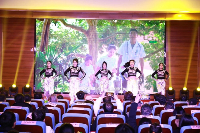 燃!爆!啦!合江县中医医院年会精彩纷呈,又美又酷!(图12) 微信图片_20240201091450.jpg