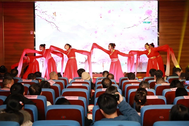 燃!爆!啦!合江县中医医院年会精彩纷呈,又美又酷!(图15) 微信图片_20240201091506.jpg