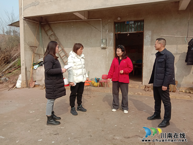 泸县潮河镇走访慰问困难农民工