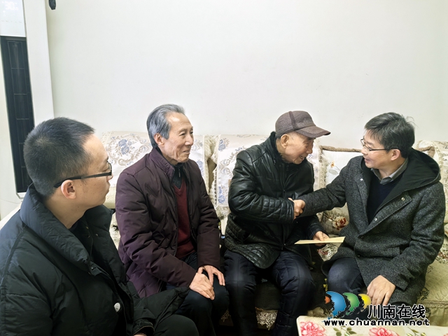 泸州民建开展新春走访慰问老同志活动