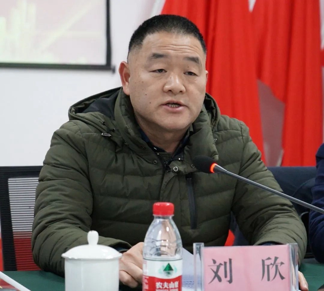 保稳健运行 促高质量发展!泸州公交集团召开2023年度工作总结表扬会(图6) 5.jpg