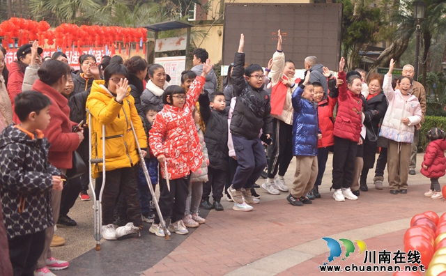 关爱传真情丨江阳区华阳街道：“一老一小”温暖过新春