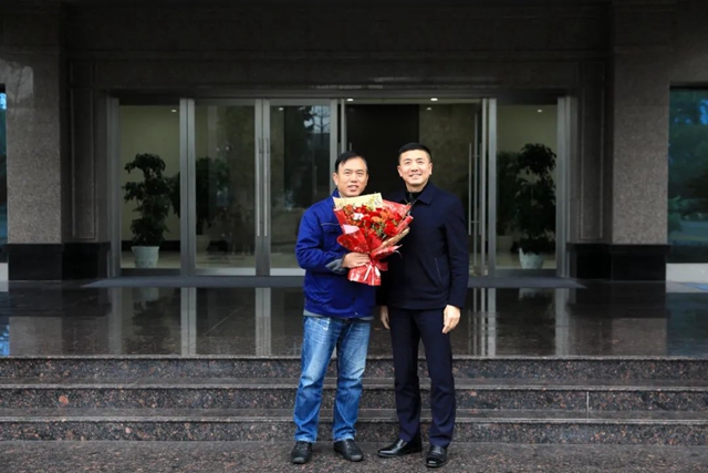 泸州高新区党工委书记肖刚深入一线看望慰问园区优秀人才