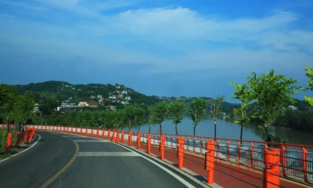 你一定还没发现泸州这些公交线串起的宝藏旅游点，快上车→