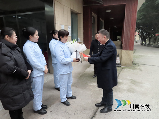 泸州市民政局领导赴市殡仪馆开展春节前慰问活动