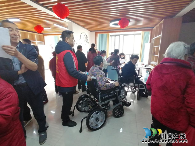 民心守护|泸州市龙马潭区鱼塘街道:免费体检进社区 真情服务暖人心(图2) 图片2.png
