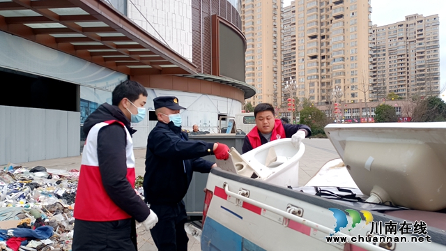 泸县综合行政执法局：“城管进社区”助力基层治理