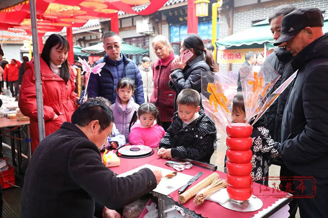 从地上闹热到“天上”!烟火江阳璀璨元宵,主打一个最“龙”年味!(图2) 2.jpg