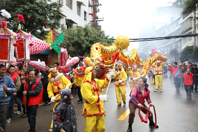 从地上闹热到“天上”!烟火江阳璀璨元宵,主打一个最“龙”年味!(图8) 8.jpg