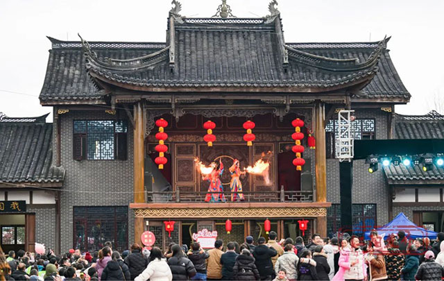 从地上闹热到“天上”!烟火江阳璀璨元宵,主打一个最“龙”年味!(图13) 13.jpg