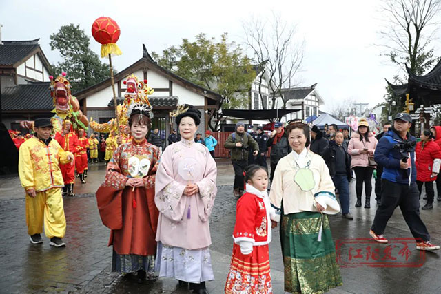 从地上闹热到“天上”!烟火江阳璀璨元宵,主打一个最“龙”年味!(图23) 23.jpg