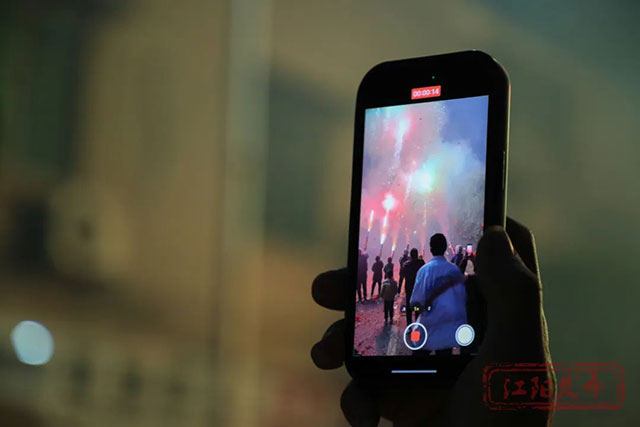 从地上闹热到“天上”!烟火江阳璀璨元宵,主打一个最“龙”年味!(图27) 27.jpg