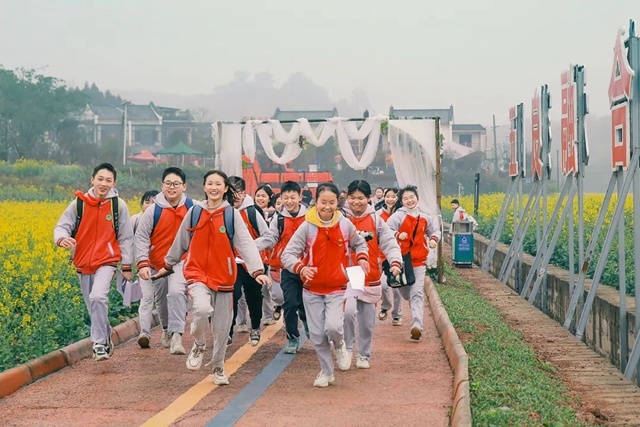 春天到这里,邂逅万亩花海!小吃街、侏罗纪恐龙展、音乐节等你来体验→(图4) 4.jpg