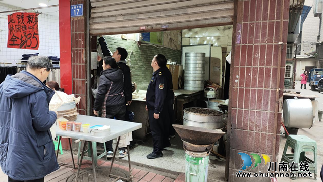龙马潭区小市街道执法队持续开展瓶装液化石油气 “瓶改管”“瓶改电”专项工作