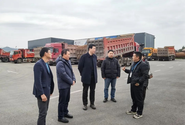 泸州市口岸物流办党组书记李智率队进行企业调研和安全督导检查(图2) 物流2.jpg