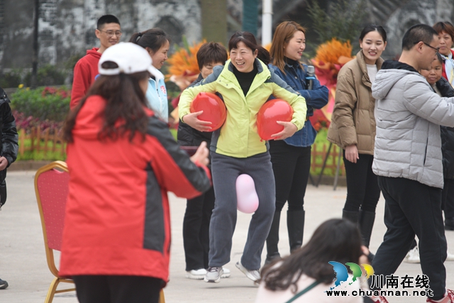巾帼心向党 奋进新征程丨泸县玉蟾街道朝阳社区携手社会组织开展“三八妇女节”联谊共建活动