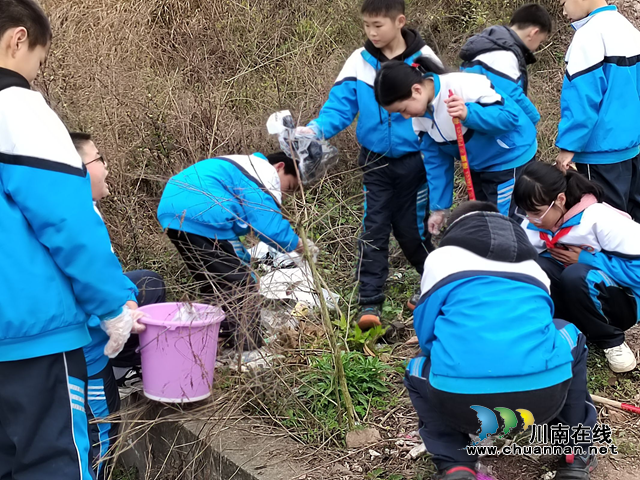 泸州市自强学校开展系列学雷锋活动