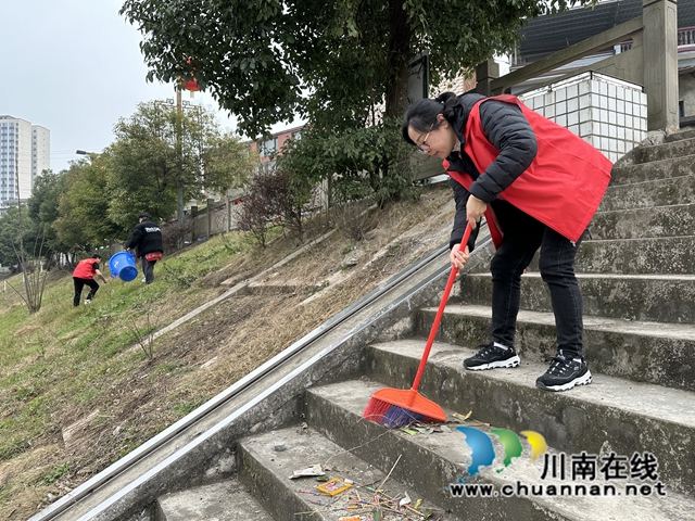 泸县建校开展2024年“学雷锋·文明实践我行动”师生志愿服务活动